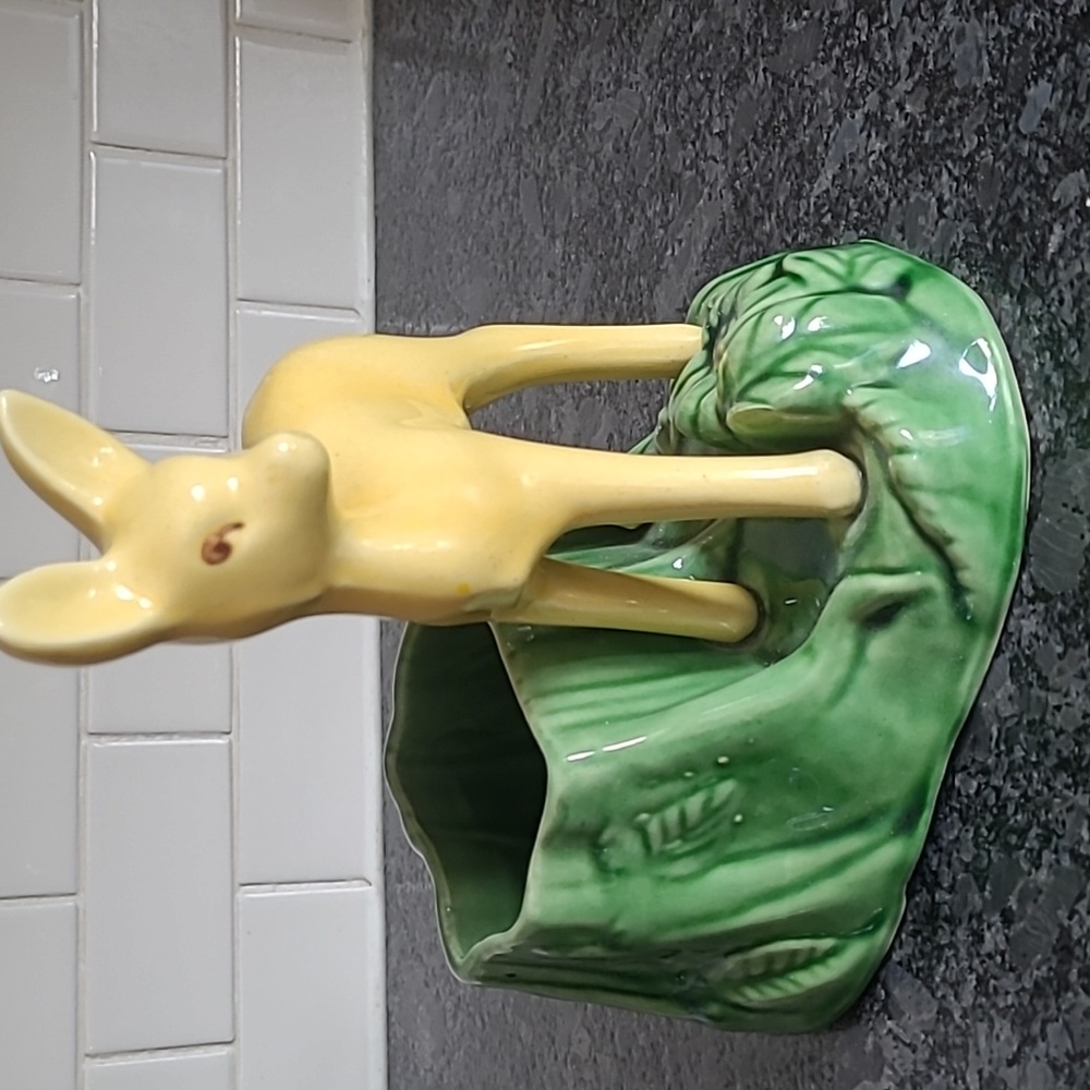 Shawnee Art Pottery Yellow Deer Planter  - Vintage MCM - Picture 2 of 13